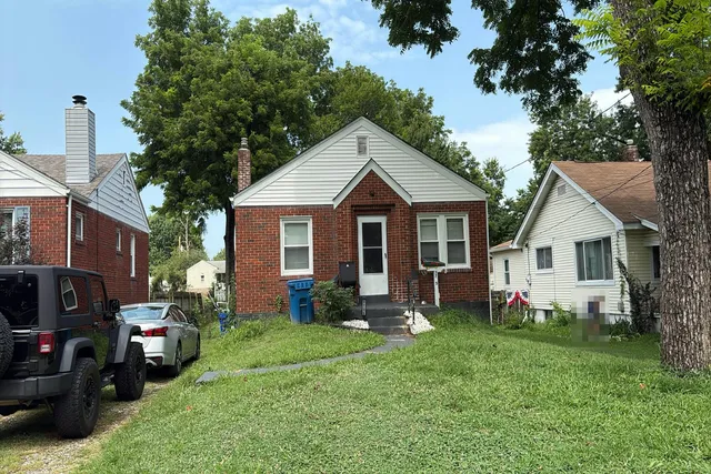 3735 Raymond Ave, Bridgeton, MO 63044