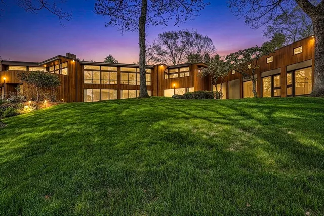17 Deer Run, Wayland, MA 01778