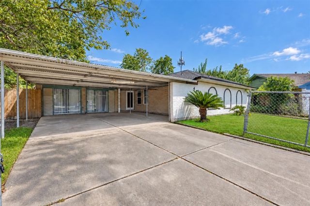 4919 Connorvale Rd, Houston, TX 77039