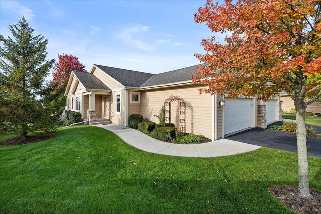 W153S7171 Rosewood CIRCLE, Muskego, WI 53150