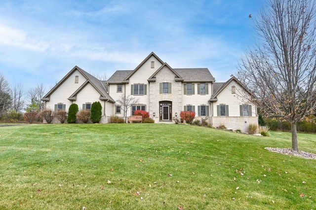 11556 North Creekside COURT, Mequon, WI 53092