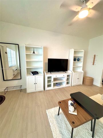 1561 Lenox Ave #6, Miami Beach, FL 33139