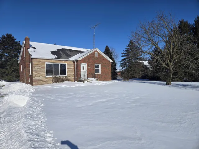 13920 Hunt Rd, Berlin, MI 48002