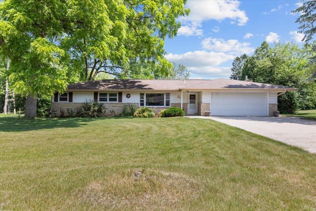 S67W12976 Larkspur ROAD, Muskego, WI 53150