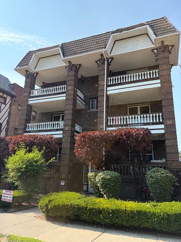 2757 Euclid Heights Blvd #7, Cleveland, OH 44106
