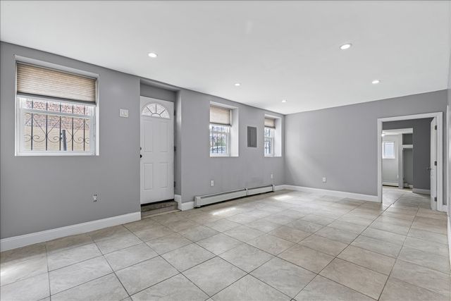 1021 E  213th St #2, Bronx, NY 10469