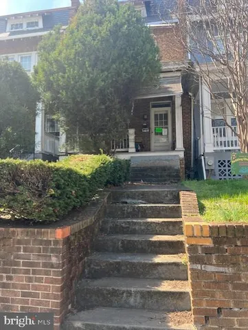 226 17th St NE, Washington, DC 20002