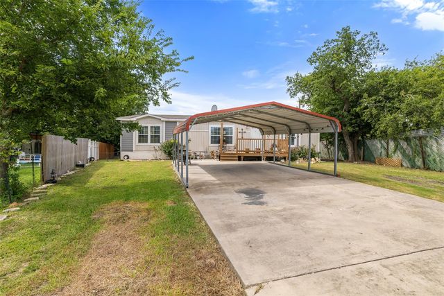 418 Lenora Dr, Taylor, TX 76574