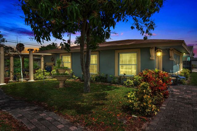 4229 Bougainvillea St, West Palm Beach, FL 33406