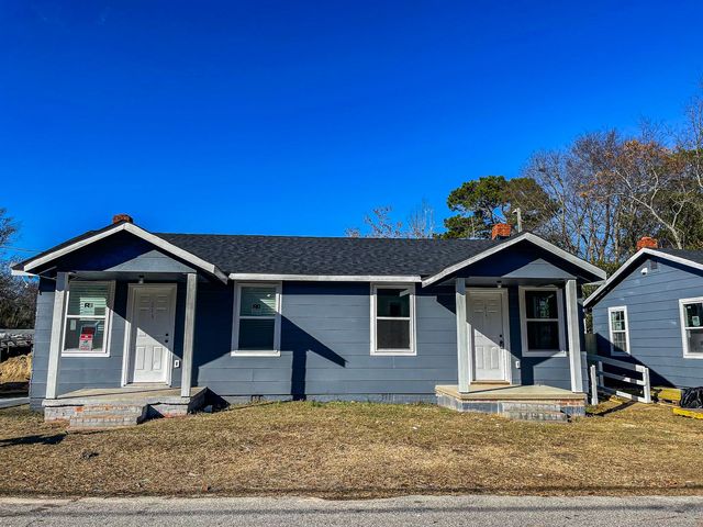 215 Andy St, Fayetteville, NC 28303