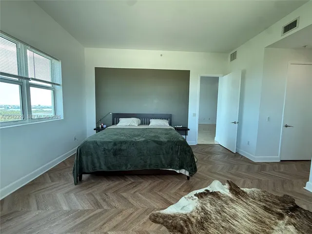 15051 Royal Oaks Ln #2601, North Miami, FL 33181