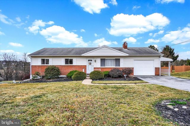 2988 Bradley Ave, Dallastown, PA 17313