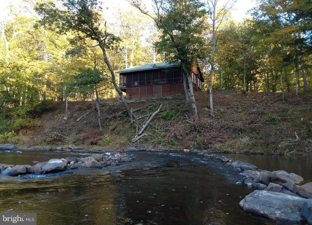1188 Briary Bottom Ln, Great Cacapon, WV 25422