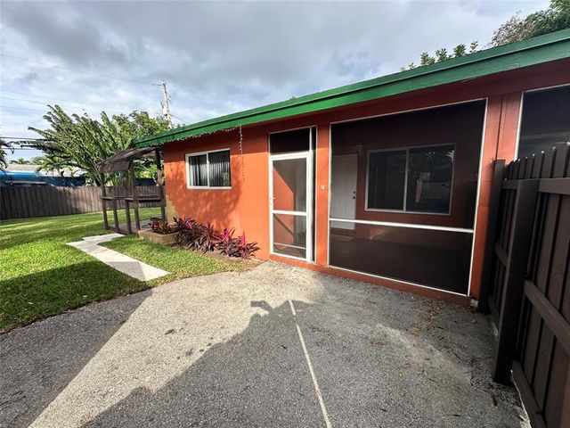 61 NW 35th St, Oakland Park, FL 33309