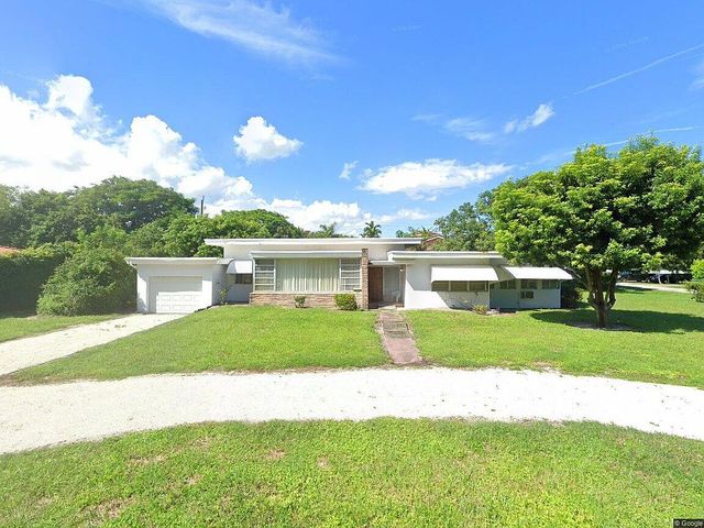 867 NE 118th St, Biscayne Park, FL 33161