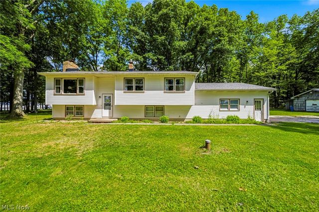16320 Farley Rd, Middlefield, OH 44062
