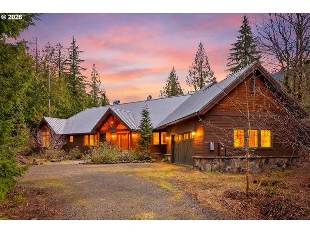 20680 E  Glacier View Rd, Rhododendron, OR 97049