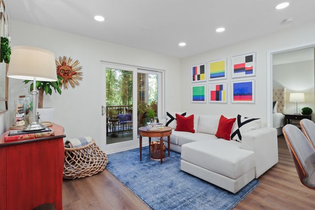 3303 Wyndham Cir #145, Alexandria, VA 22302