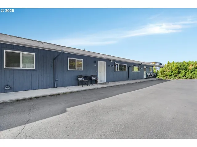 10090 SW Beaverton Hillsdale Hwy #13, Beaverton, OR 97005
