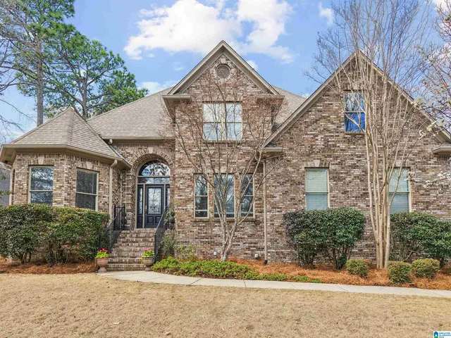 1713 Lake Cyrus Club Dr, Hoover, AL 35244