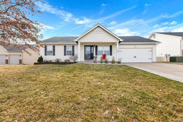 132 Marble Crossing Dr, Wentzville, MO 63385