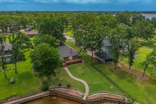 27 Sundown Trl, Malakoff, TX 75148