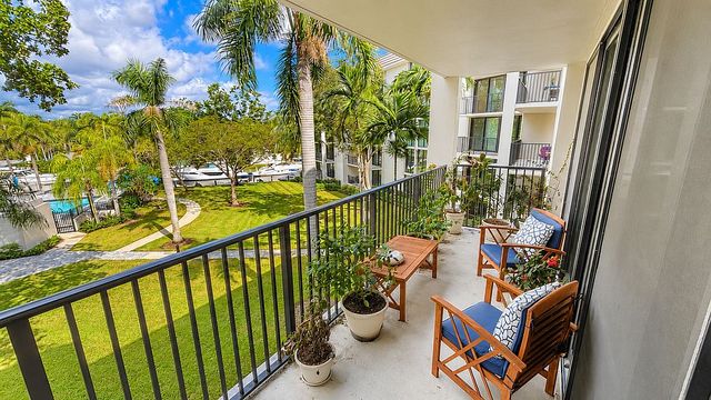 1101 River Reach Dr #318, Fort Lauderdale, FL 33315