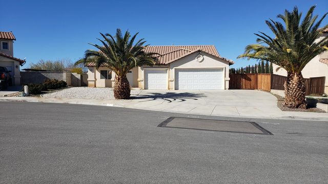 12710 Sweetwater Cir, Victorville, CA 92392