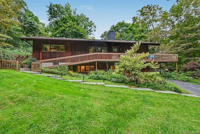 380 Long Ridge Road, Pound Ridge, NY 10576