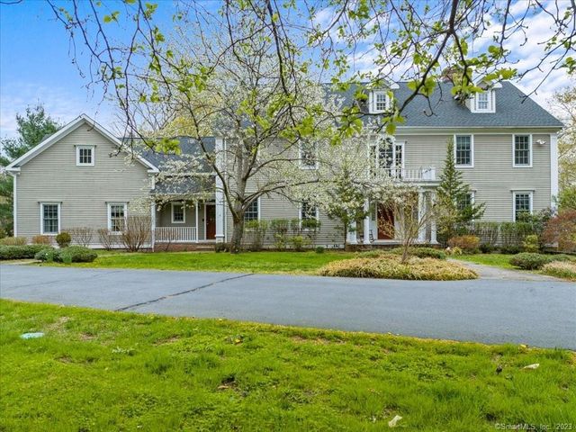 16 Old Country Rd, Woodbridge, CT 06525