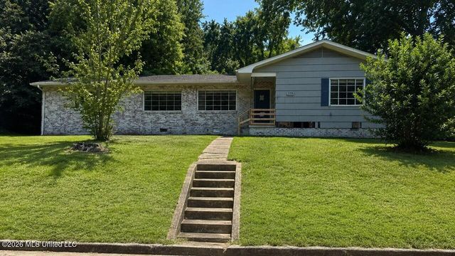 318 John Allen St, Vicksburg, MS 39180