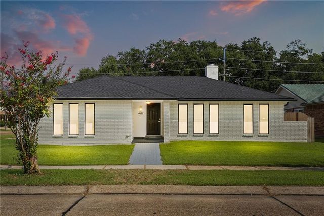 4056 Post Dr, Harvey, LA 70058