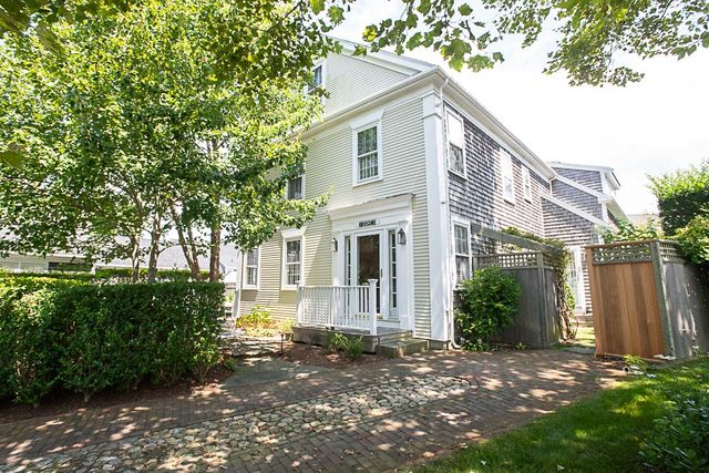 8 Curlew Ct, Nantucket, MA 02554
