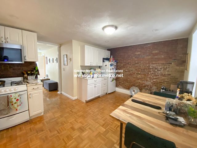 155 Endicott St #3L, Boston, MA 02113