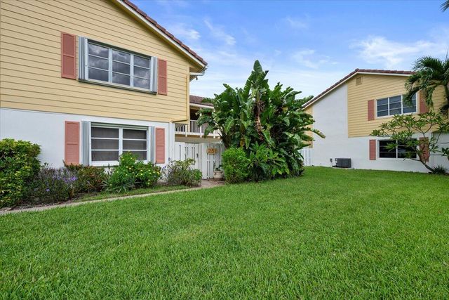251 Seabreeze Cir, Jupiter, FL 33477