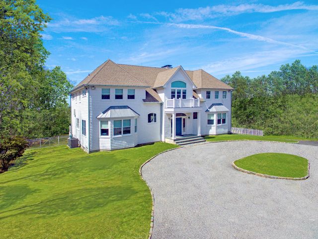 16 Watermill Height Dr, Water Mill, NY 11976