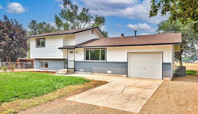 3837 NW Dutton Way, Mountain Home, ID 83647