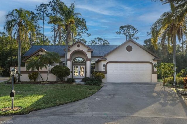 128 Heritage Way, Naples, FL 34110
