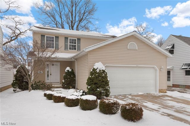 2249 Sunset Dr, Wickliffe, OH 44092