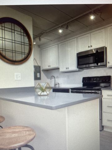 18915 Detroit Ave #712, Lakewood, OH 44107