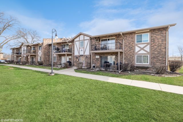 9S070 S  Frontage Rd #25-101A-101A, Willowbrook, IL 60527