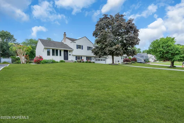 34 Millbrook Drive, Middletown, NJ 07748