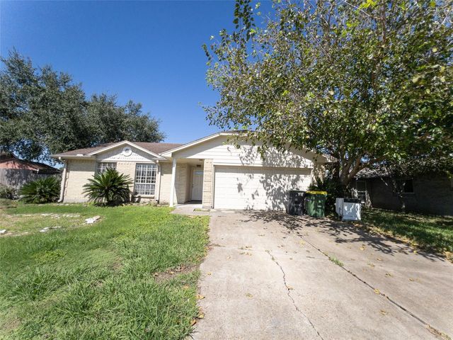 2907 Helmsley Dr, Pearland, TX 77584