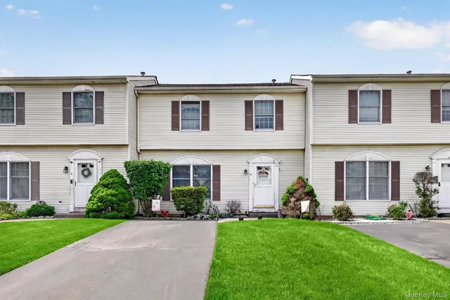 4 Strack Court, West Haverstraw, NY 10993