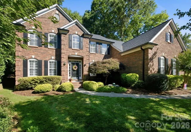 16043 Agincourt Dr, Huntersville, NC 28078