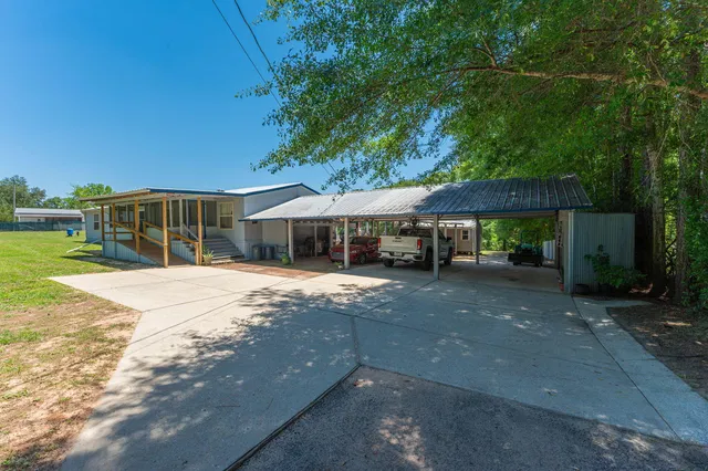 1462 McCauley Rd, Baker, FL 32531