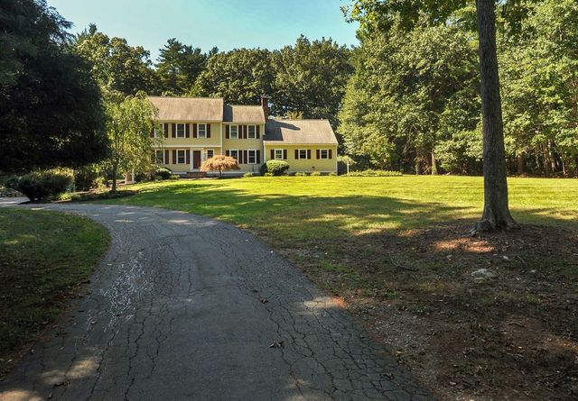 41 Misty Meadow Rd, Pembroke, MA 02359
