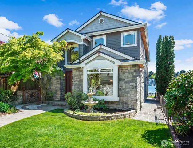 8696 Island Drive S, Seattle, WA 98118