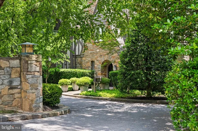 2931 Foxhall Rd NW, Washington, DC 20016