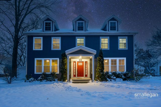 2114 Tenway Dr SE, East Grand Rapids, MI 49506